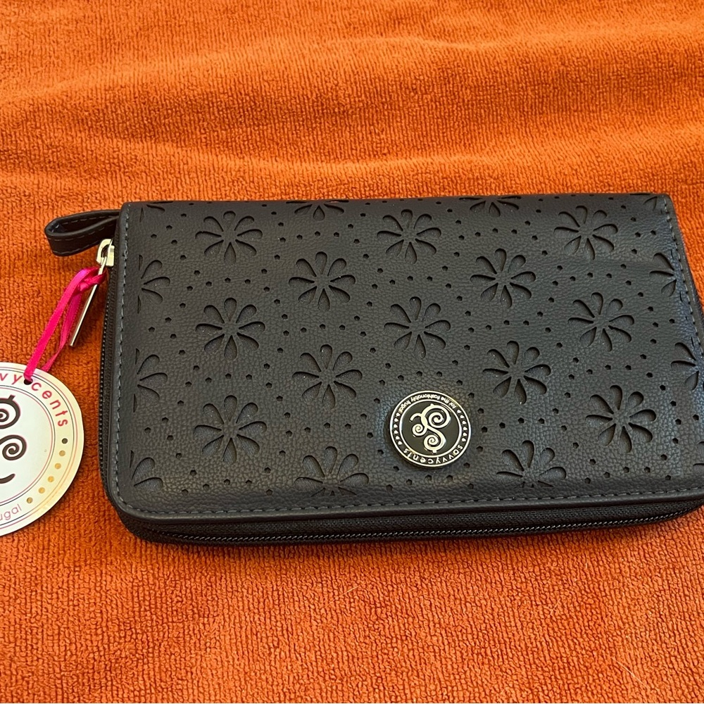 Kipling Black Wallet with Textured Pattern and Zipper Closure